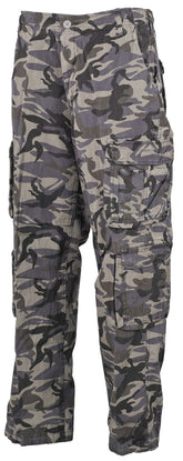 Cargohose, "Defense"