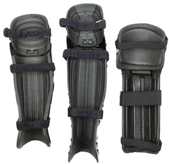 Brit. Knie-Schienbeinschützer, aus Hartschale, gebr.