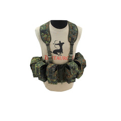 Nonmodularer Split Front Chest Rig - Flecktarn