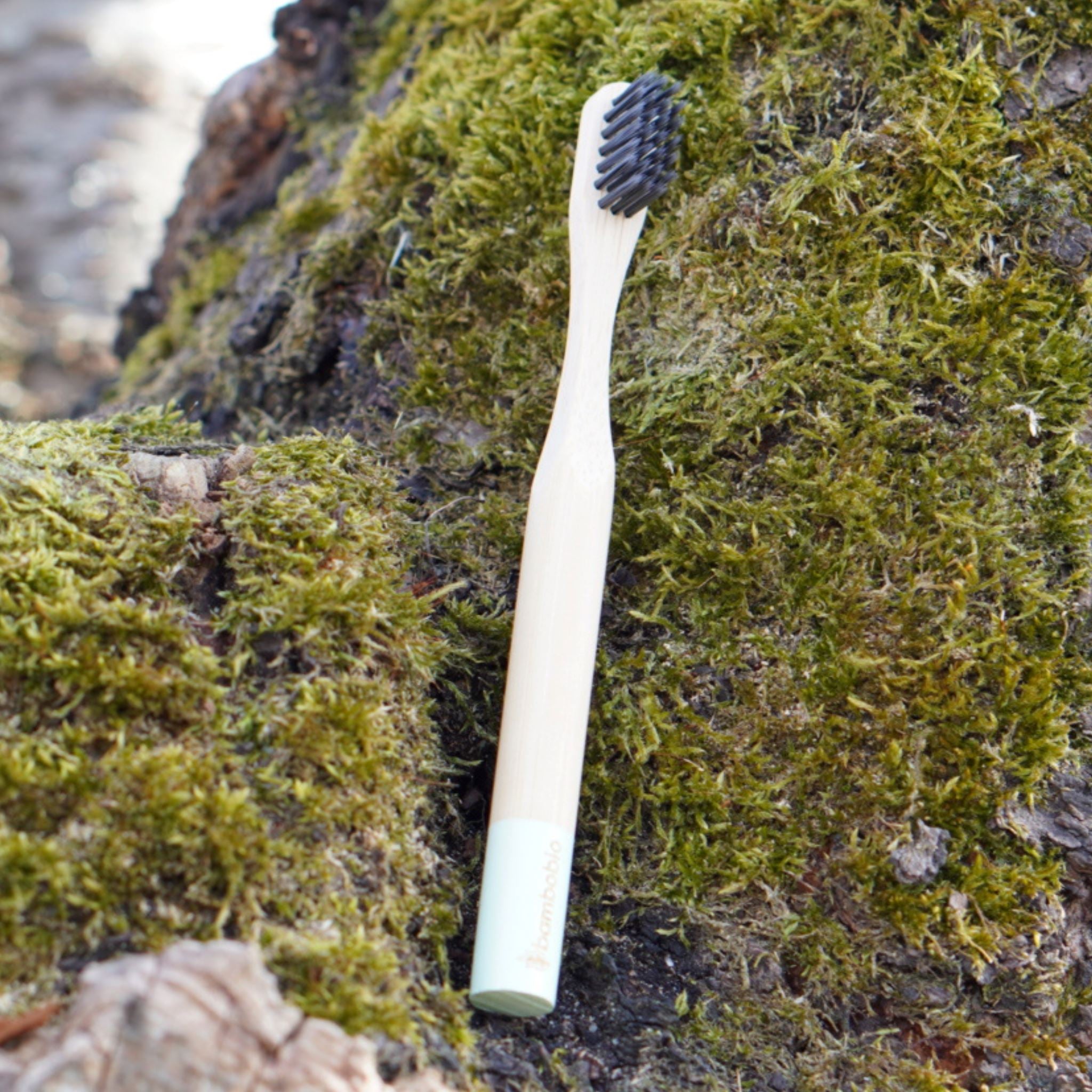 Bambus Zahnbürste mit Binchotan Borsten Zahnbürste bambobio Kinder