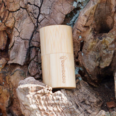 Zahnseide aus Holzkohle mit Bambusbox Zahnseide bambobio