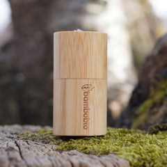 Zahnseide aus Holzkohle mit Bambusbox Zahnseide bambobio