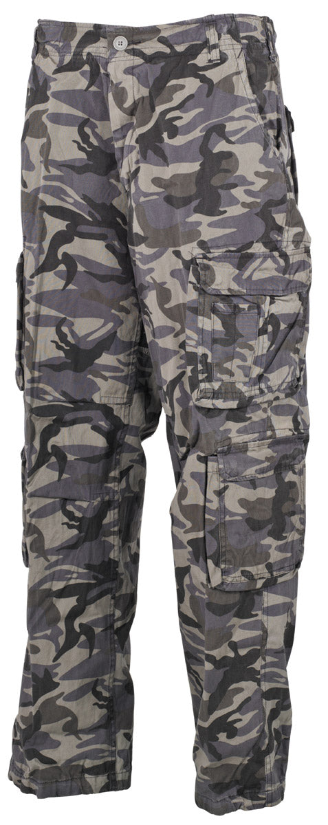 Cargohose, "Defense"