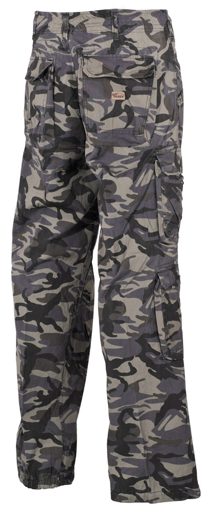 Cargohose, "Defense"