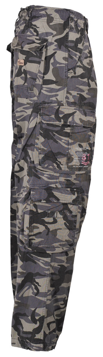 Cargohose, "Defense"