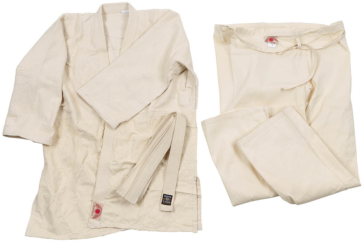 Ital. Judo Anzug, (Jacke, Hose u. Gürtel), neuw.