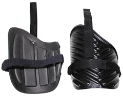 Brit. Oberschenkelschützer, aus Hartschale, gebr.