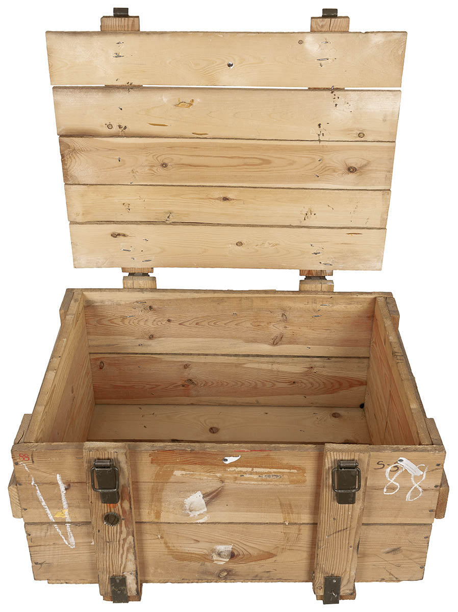 Pol. Holzkiste, gebr., Beschläge, Gr. 75 x 58 x 41 cm
