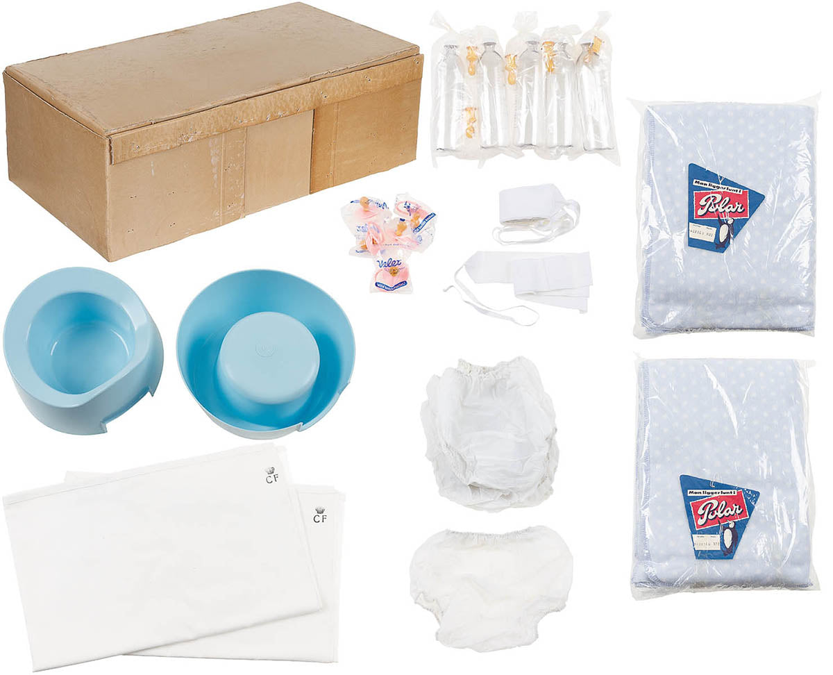 Dän. Babybett, mit Zubehör, neuw. (DEKO)