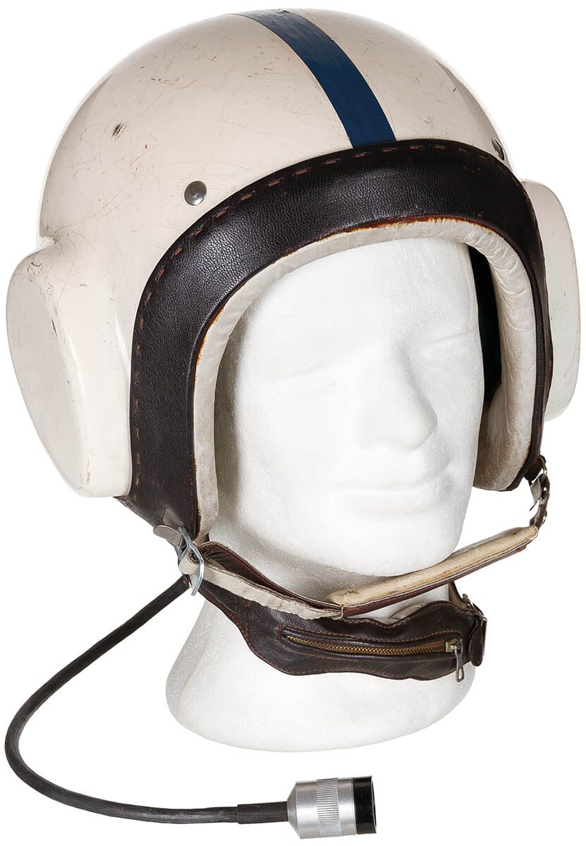 CZ/SK Helm mit Ohrenschutz (gebraucht) Helme/Zubehör MFH Standard Oliv 